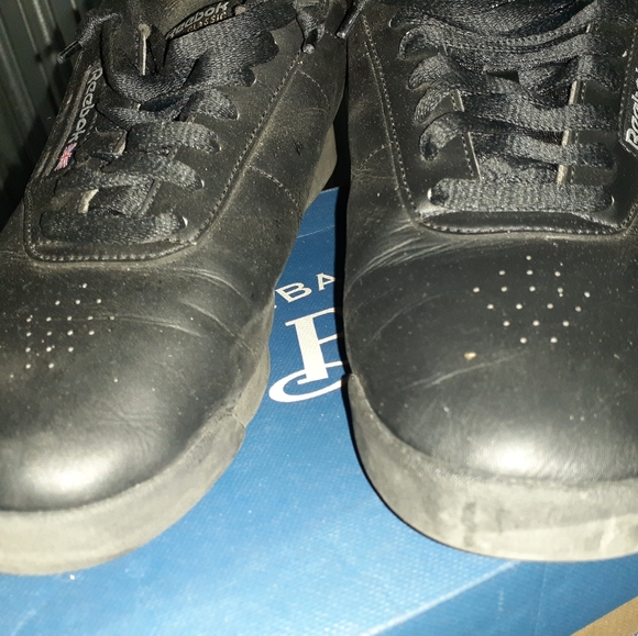 Donated black Princess Reebok Classics - Picture 4 of 5
